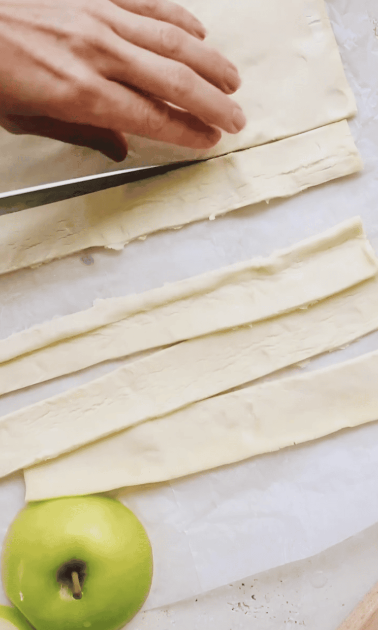 Puff Pastry Apple Pumpkins: A Speedy Thanksgiving Treat