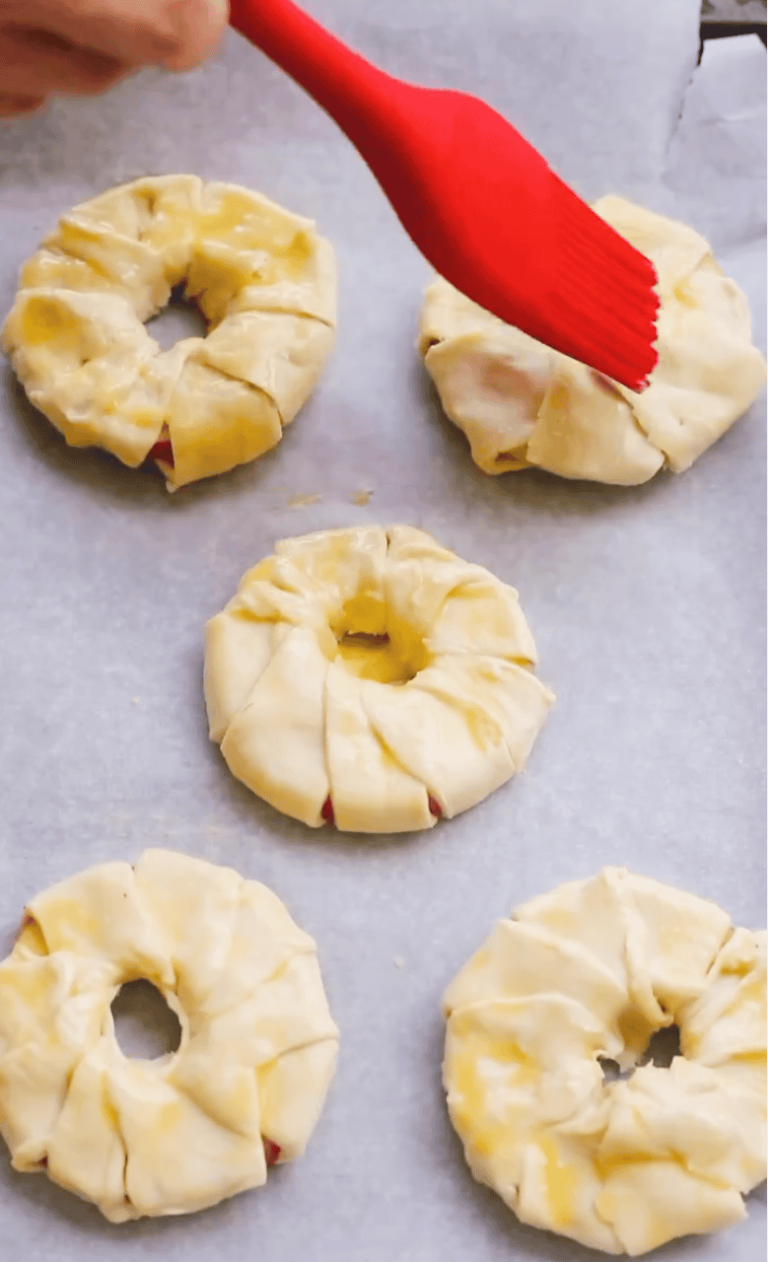 Puff Pastry Apple Pumpkins: A Speedy Thanksgiving Treat